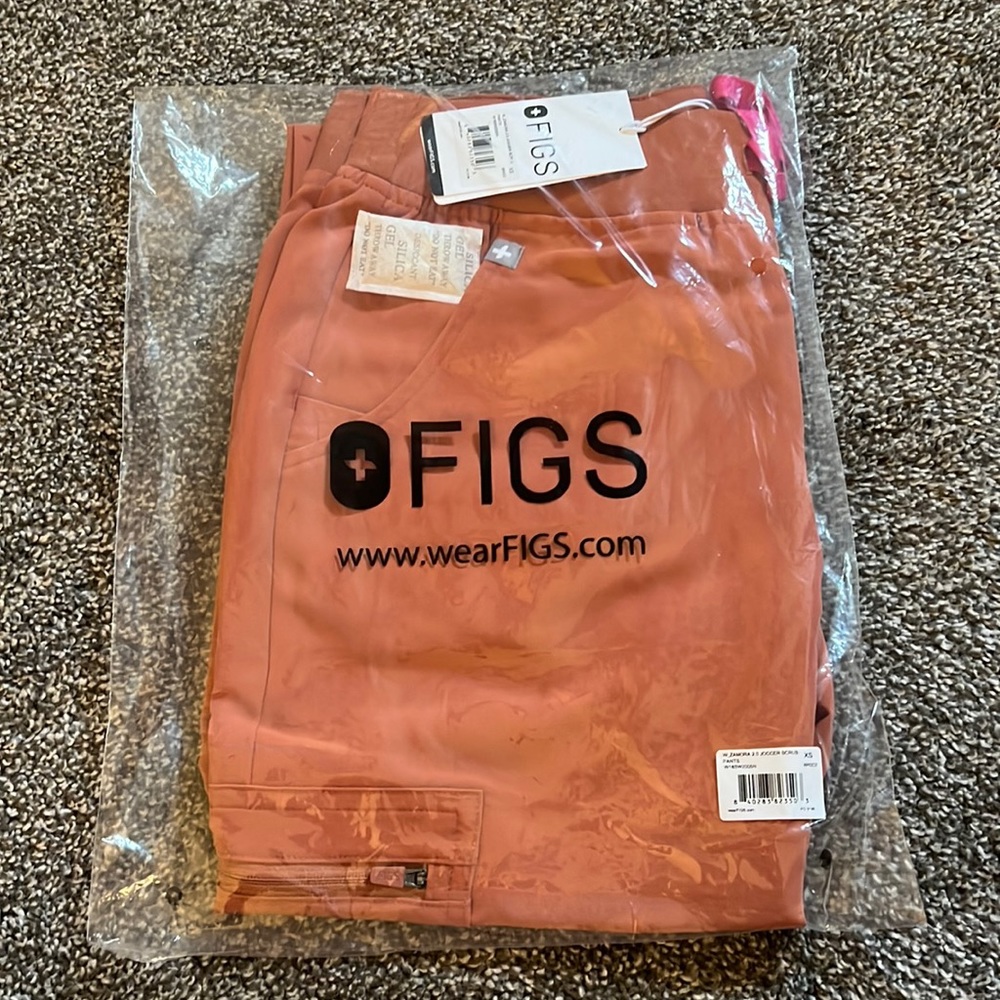 brand new figs terracotta zamora jogger scrub pants!! never worn!!